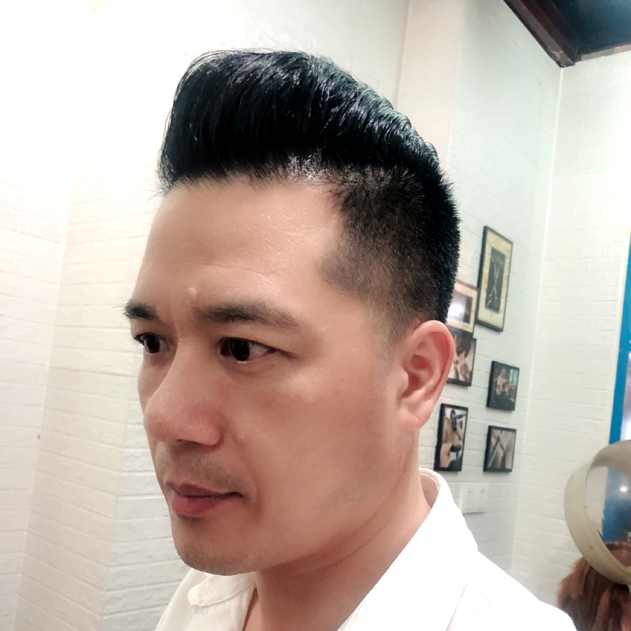 晨阳用热情的照片