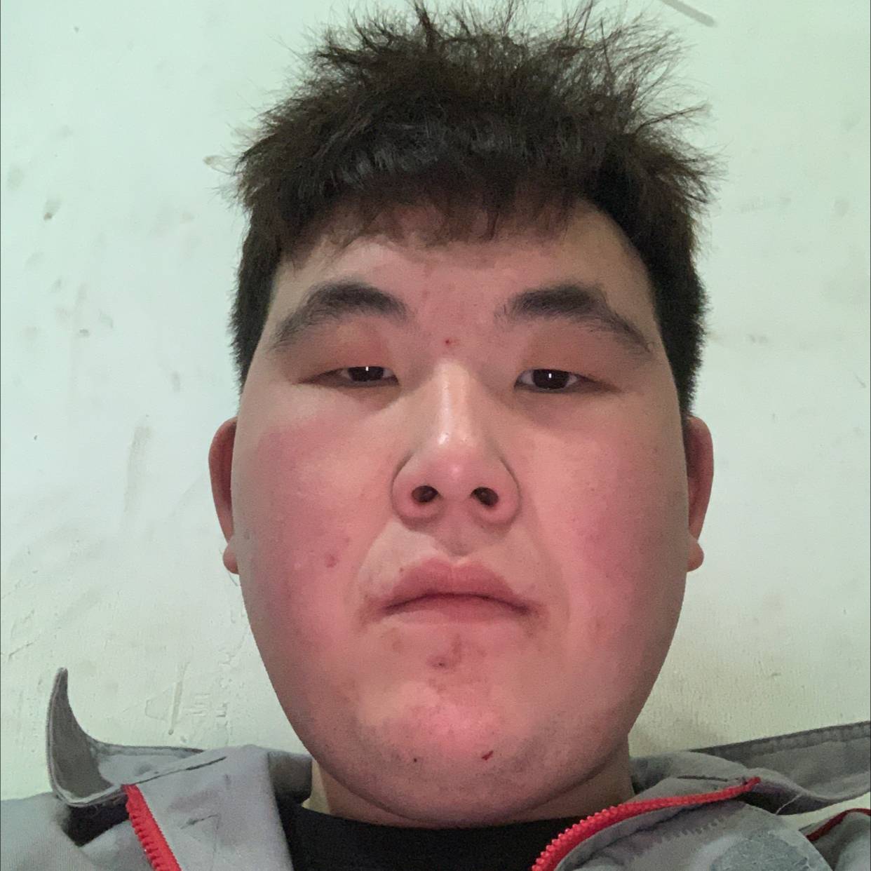 后来回眸小伙的照片