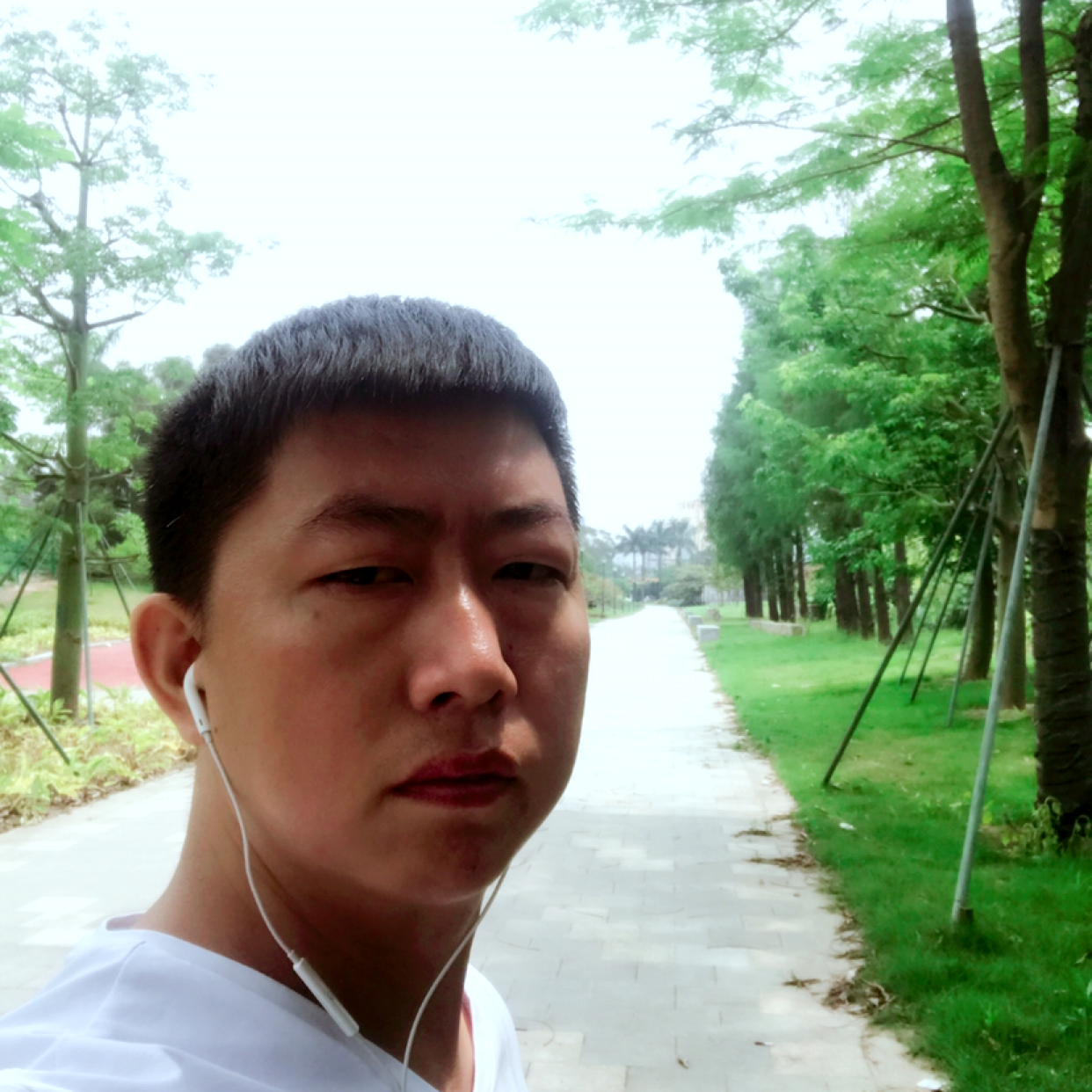 橘子蹁跹微笑的照片