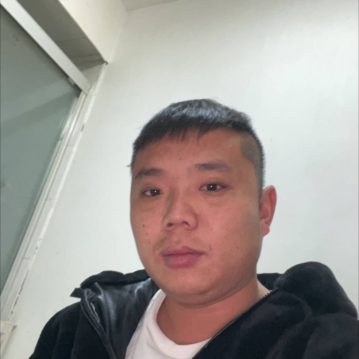 完善宁一半的照片