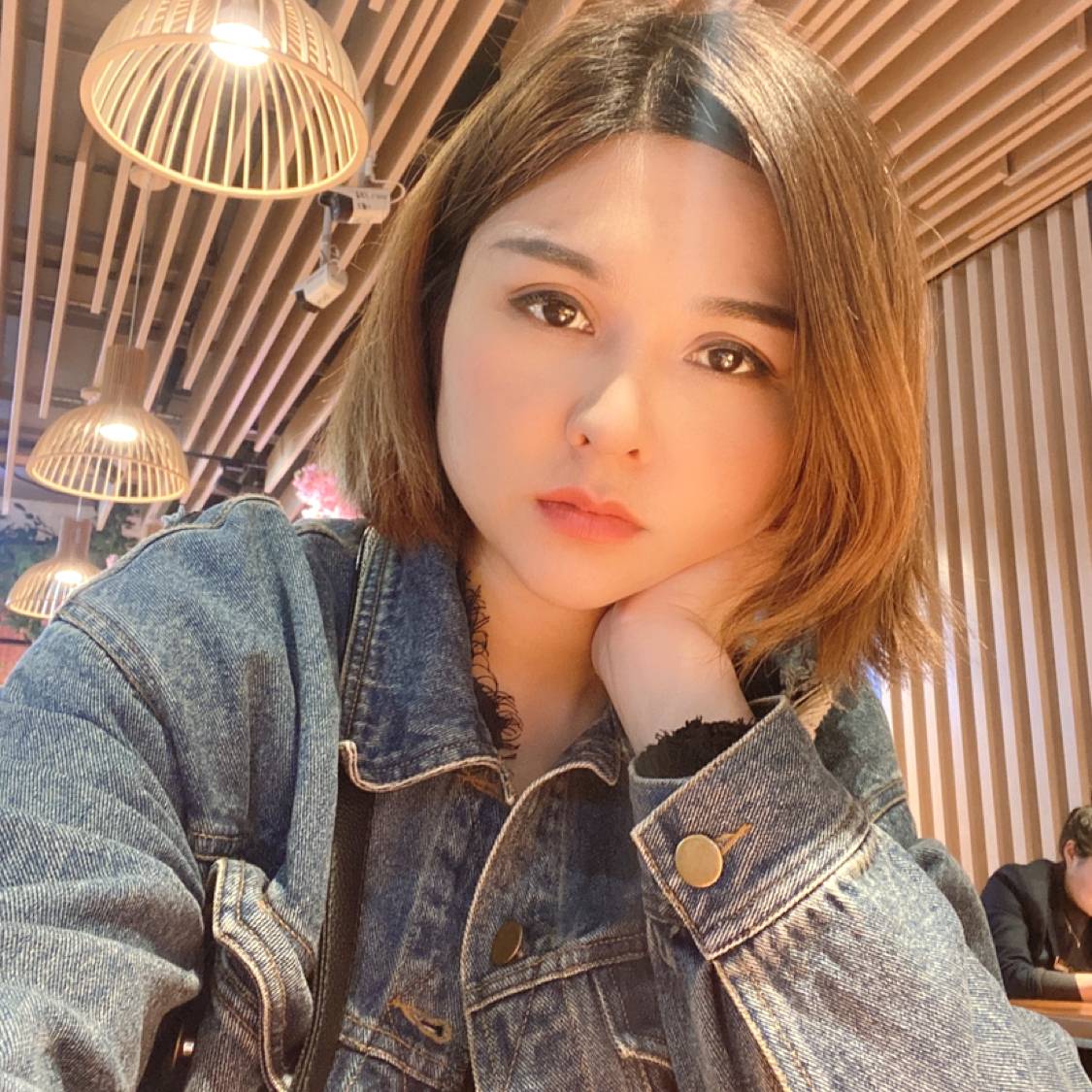 星愿回眸多情的照片