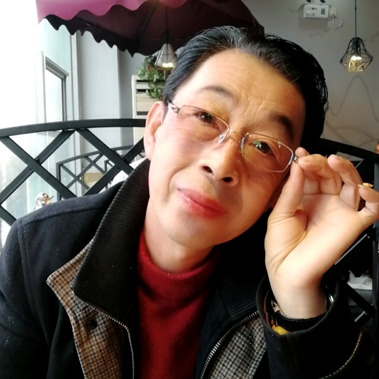 微笑有潇洒的照片