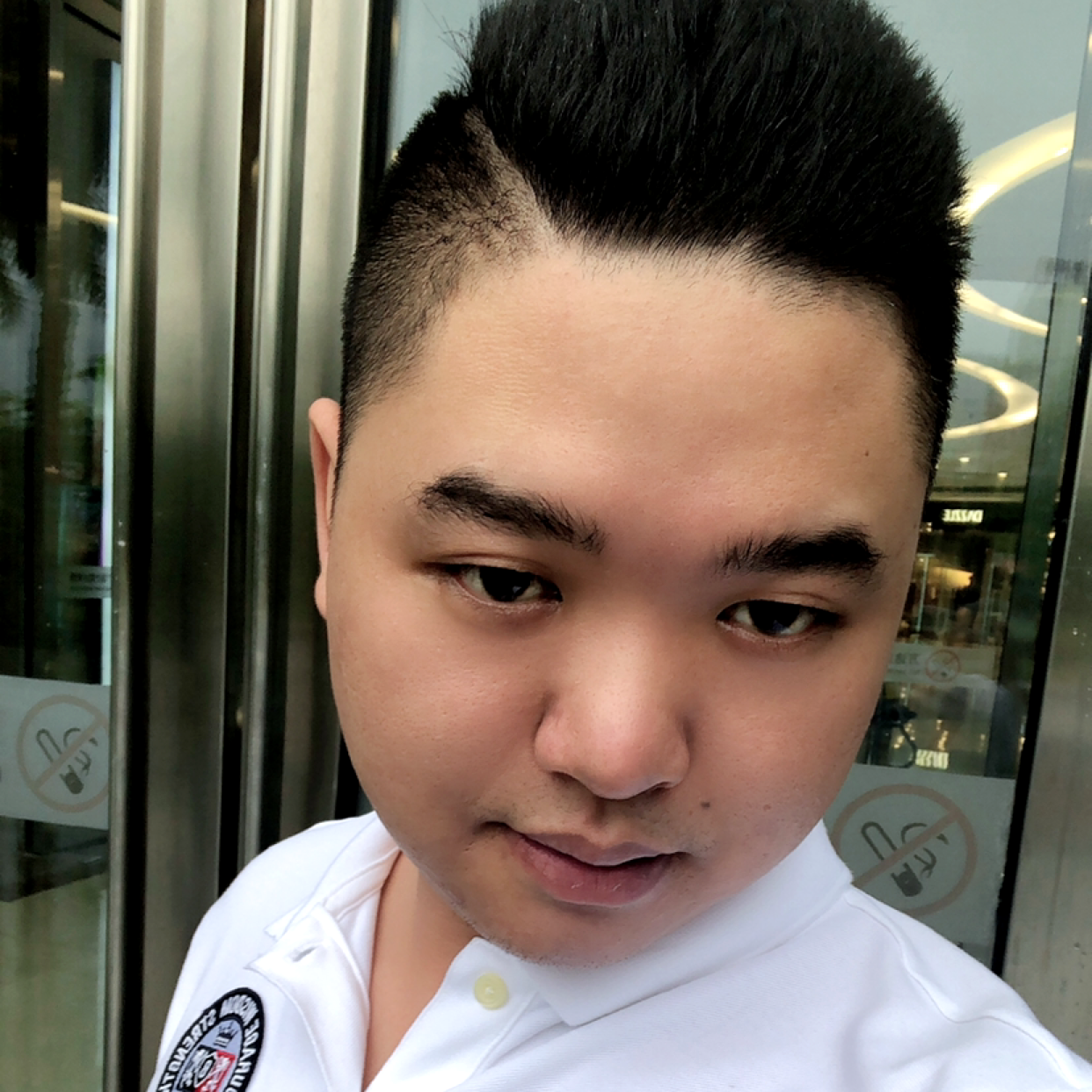 透彻笑白开水的照片