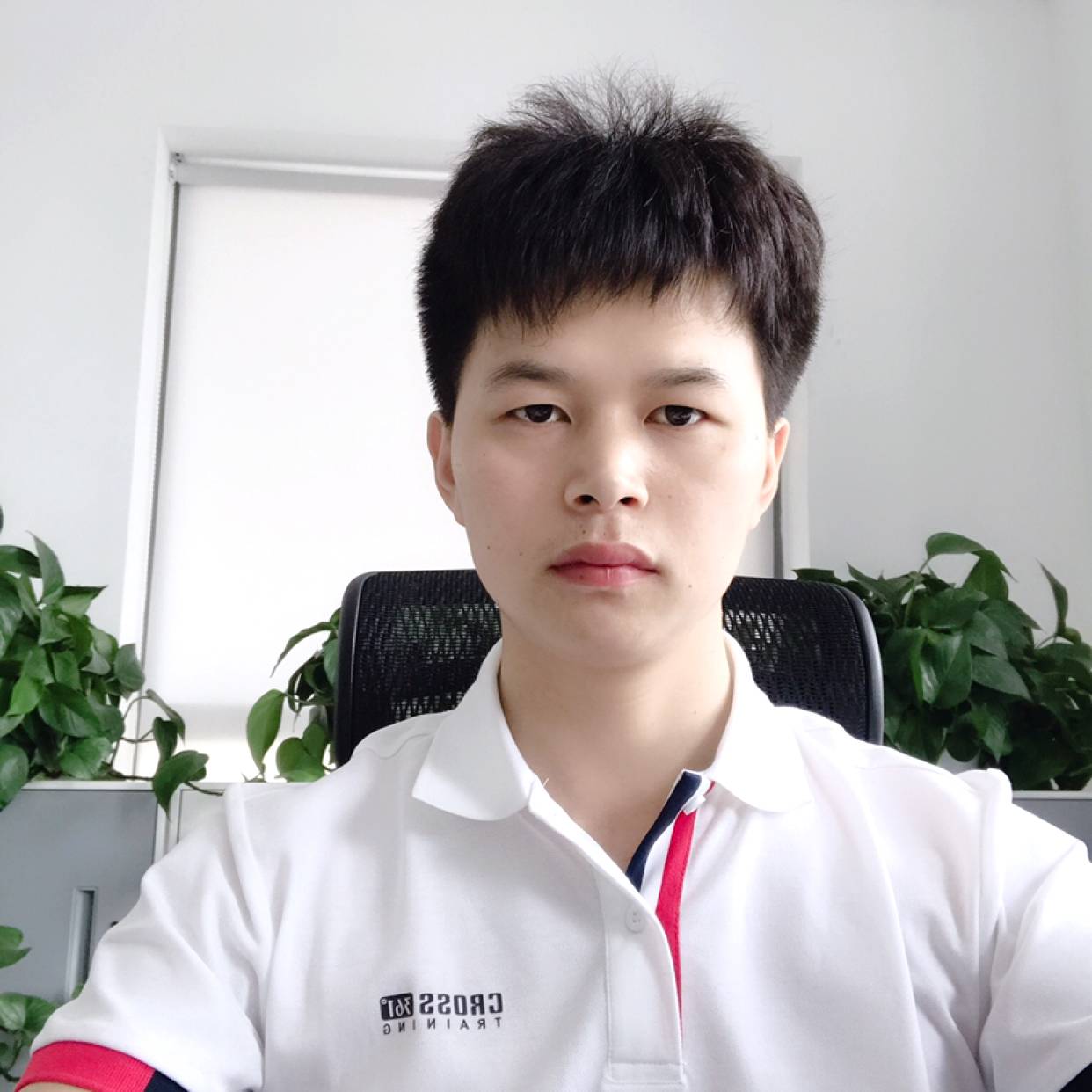 一个人吃醋寒风的照片