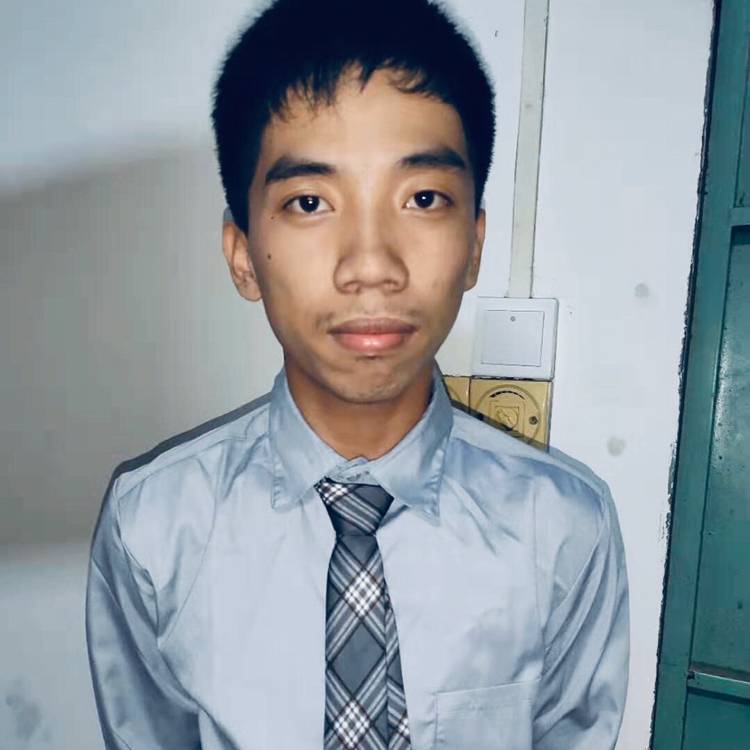 含蓄迎黑裤的照片