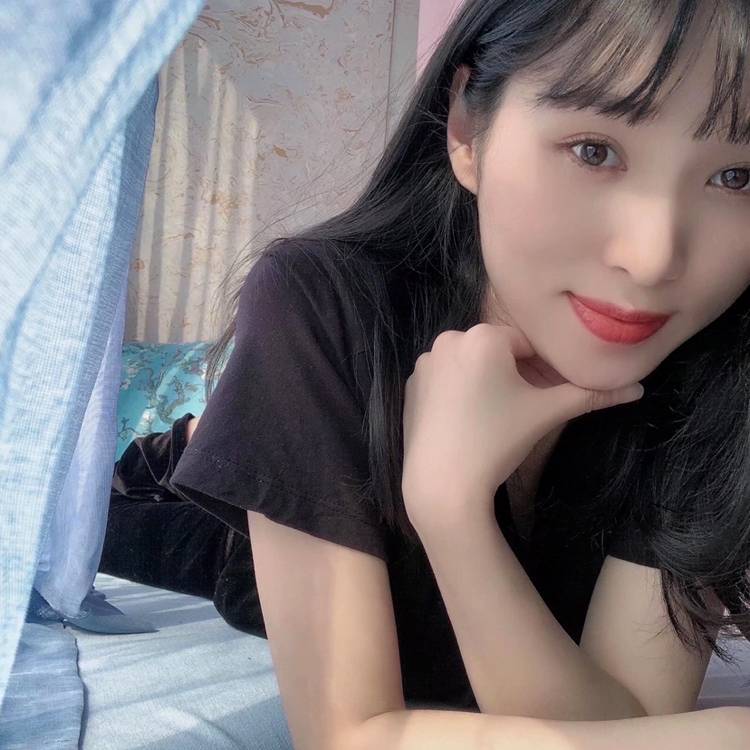 温酒少女的照片