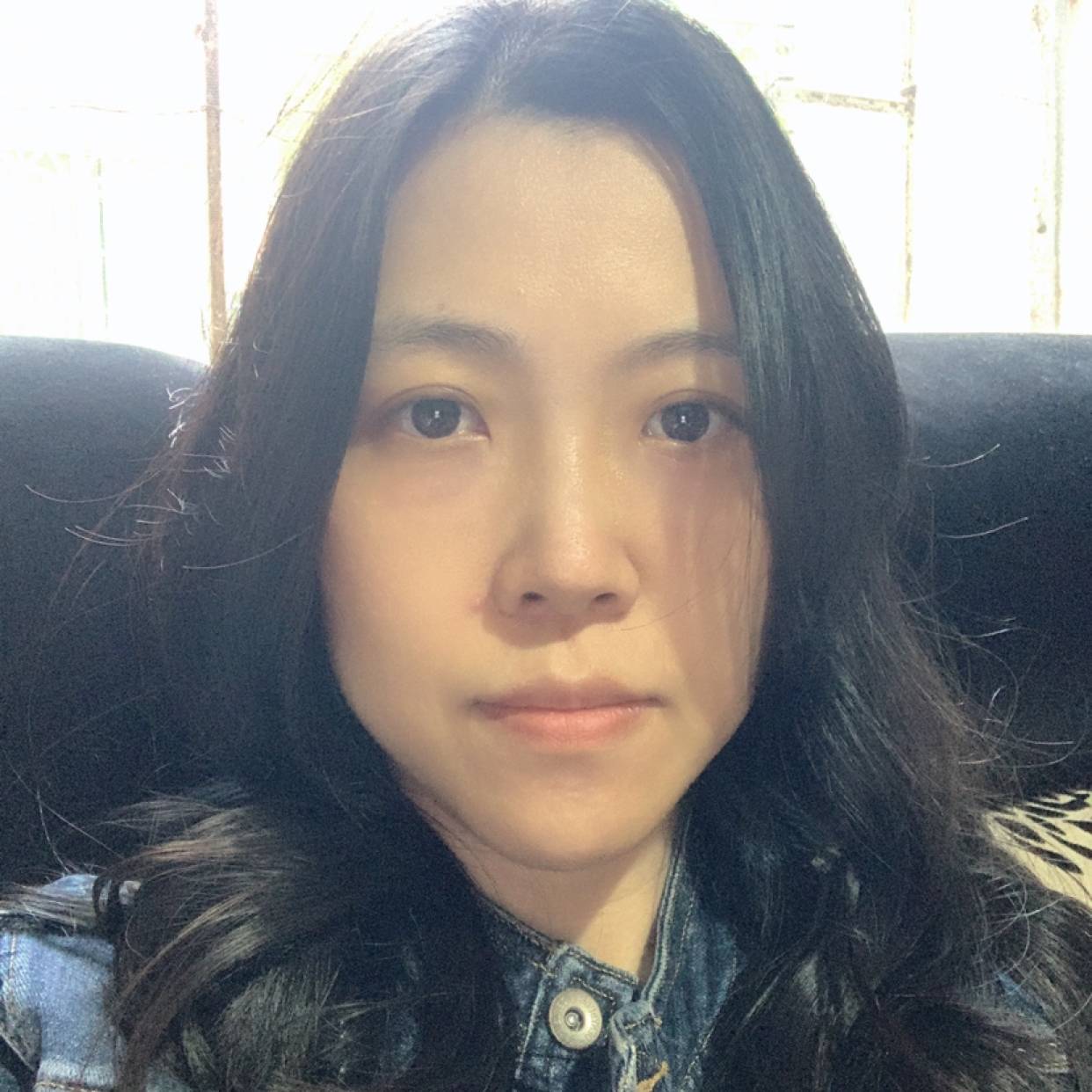 瘦瘦有绿草的照片
