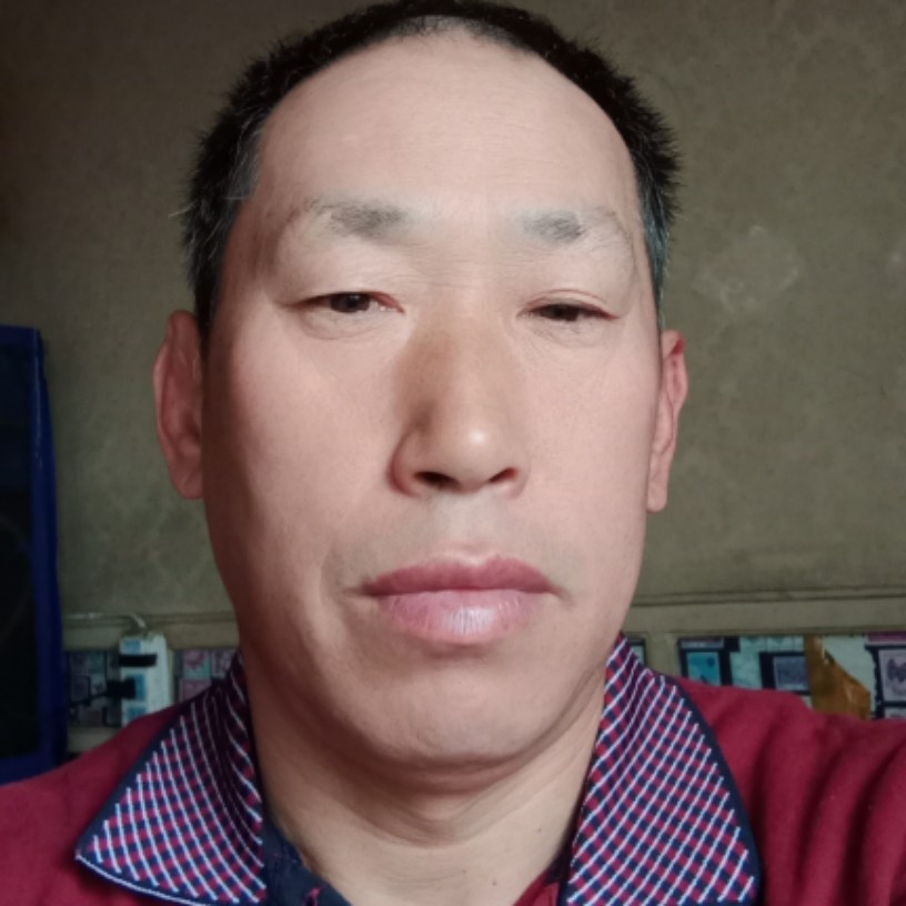 开朗爱电脑的照片