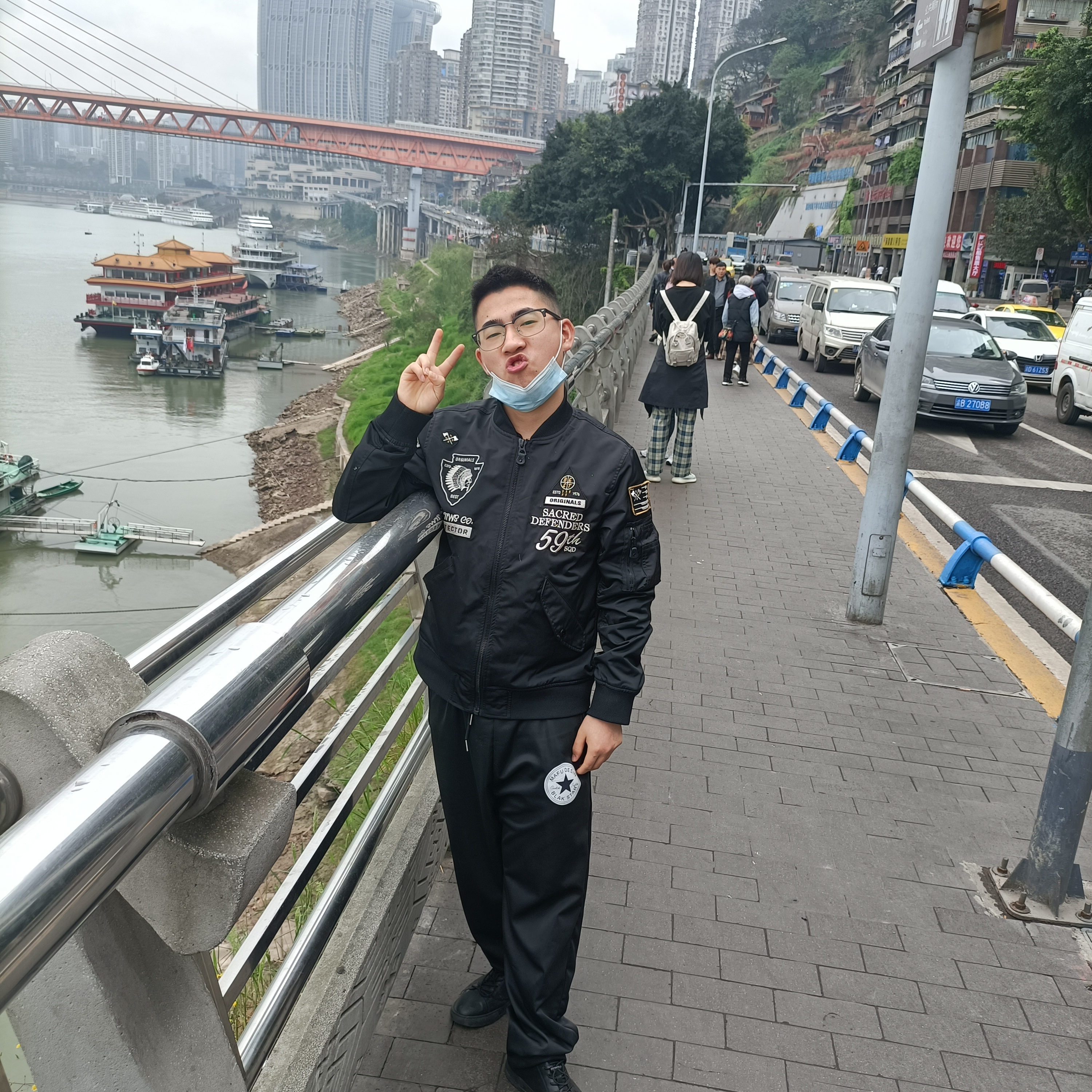还真是竭尽所能等的照片