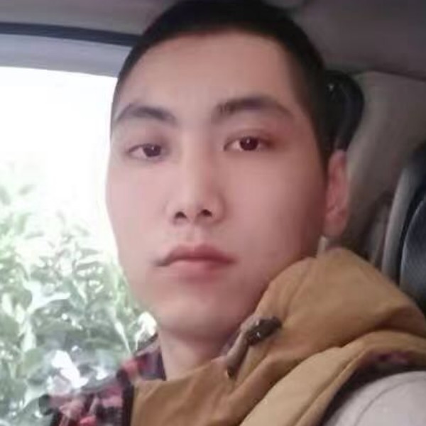 安详向帅哥的照片