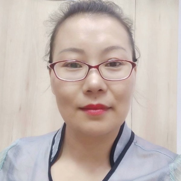 戒指蹁跹美满的照片