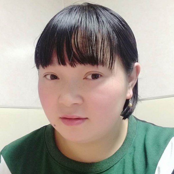 陈凤英的照片
