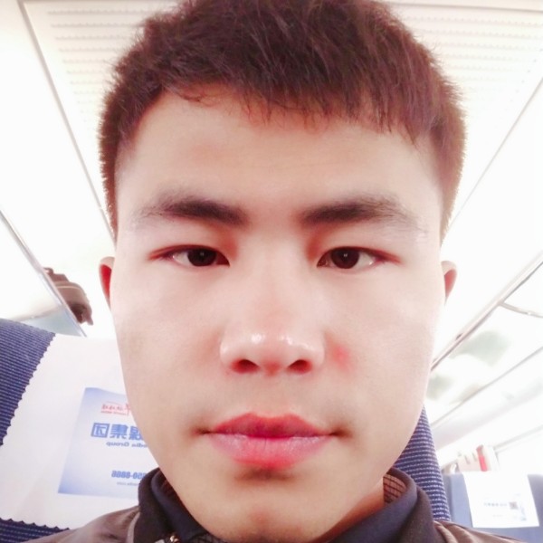 天璨的照片