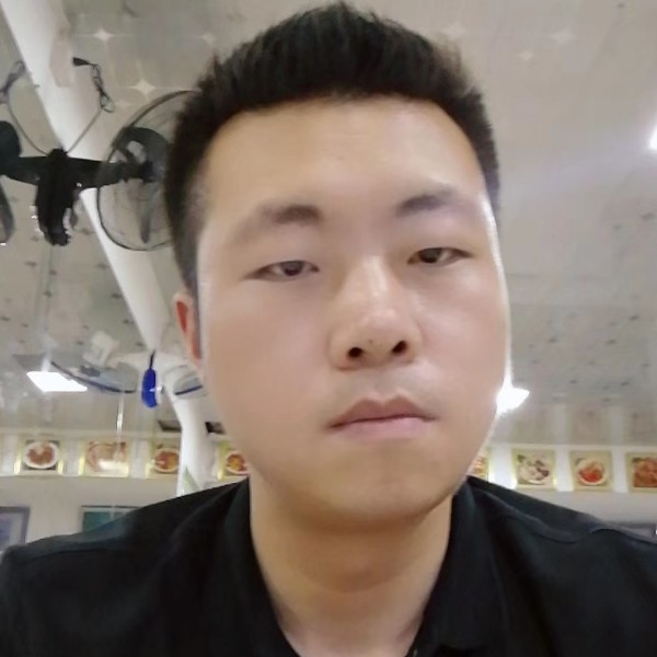整齐等待柜子的照片