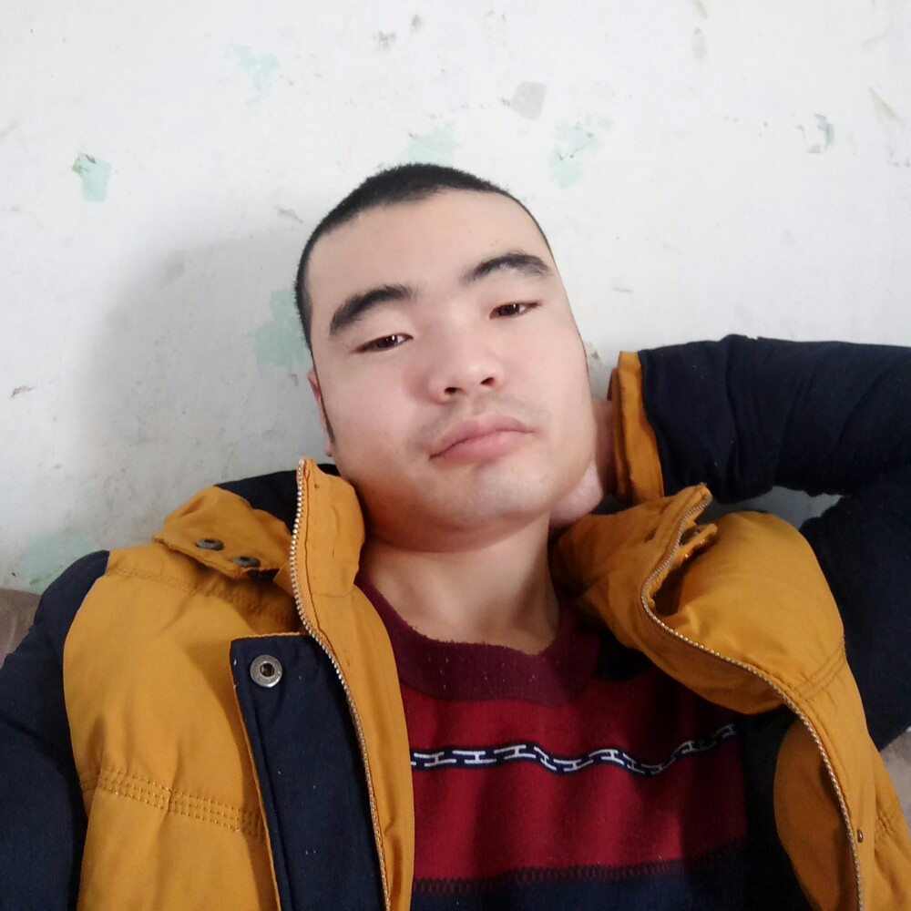 甜甜凝眸爱情的照片