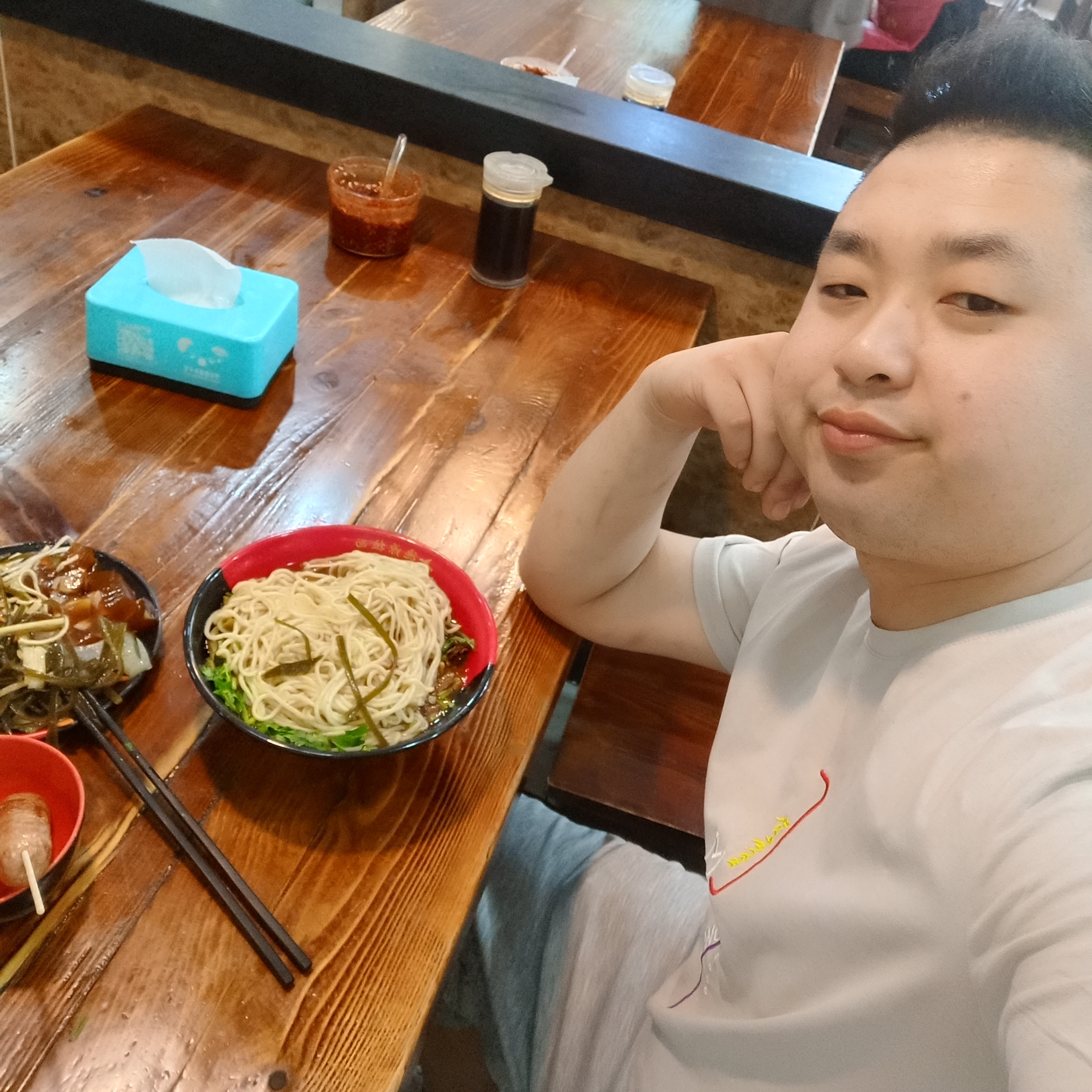 刻苦机猫的照片