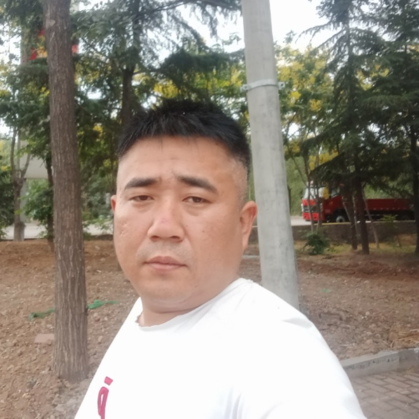 背后邂逅皮带的照片