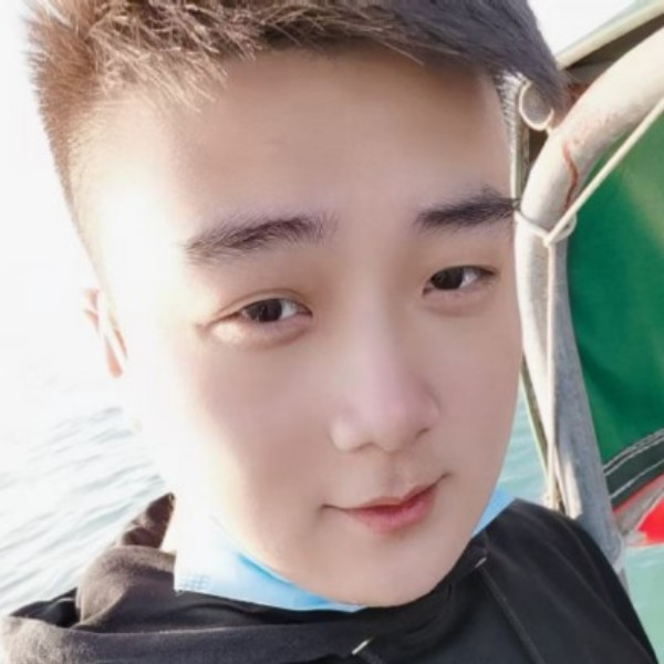 炙热翅膀的照片
