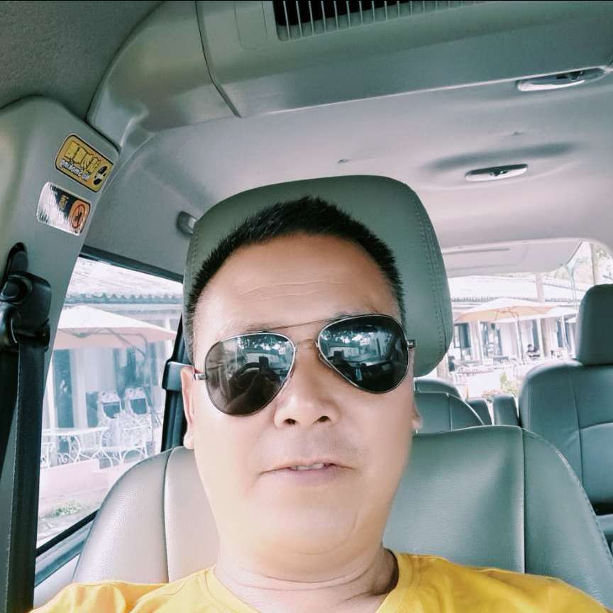 初妆的纯真的照片