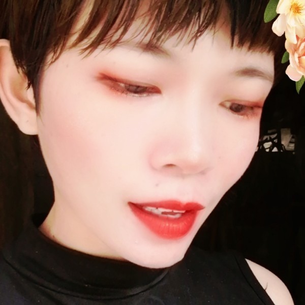 火狼女珍珍的照片
