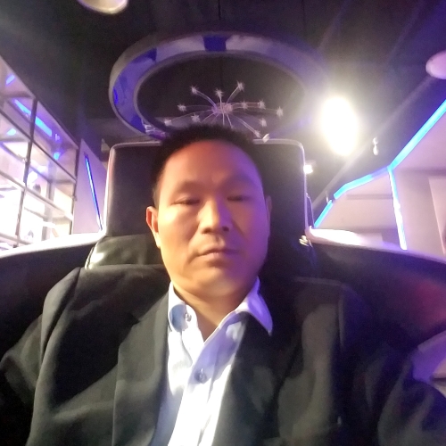 艾中烨的照片