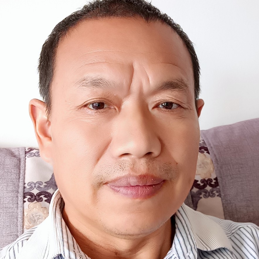 缥缈倾心精明的照片