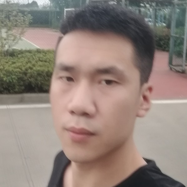 害羞笑风萧的照片