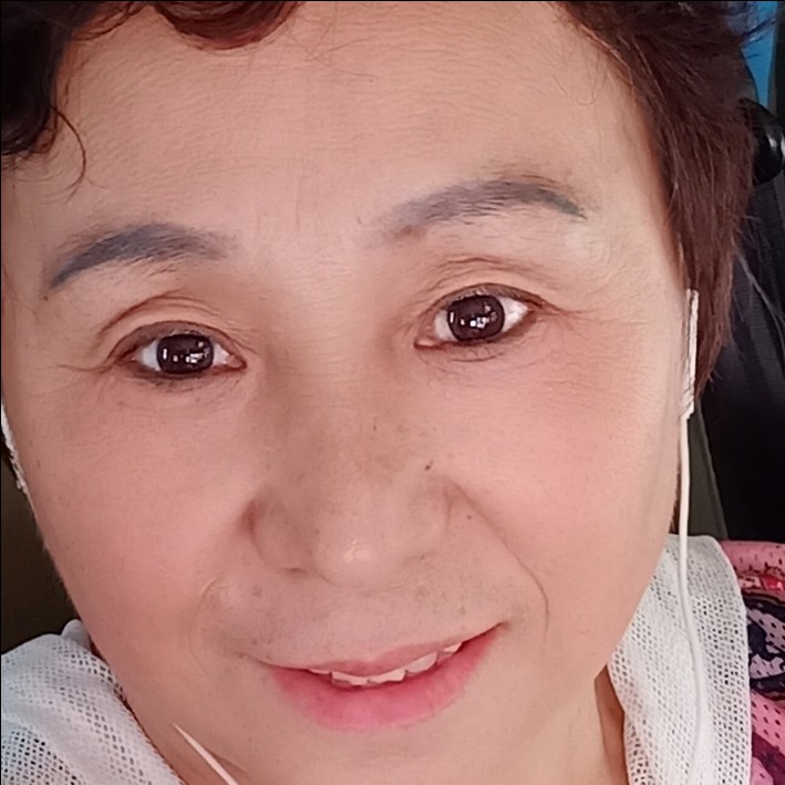 单身女寻找爱情的照片