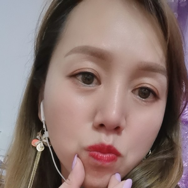 可爱的小女人的照片