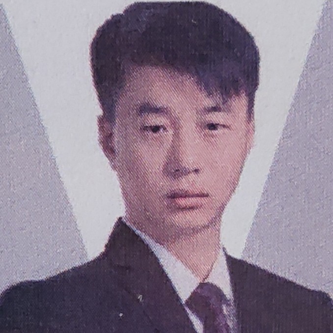 他贴的烈马的照片