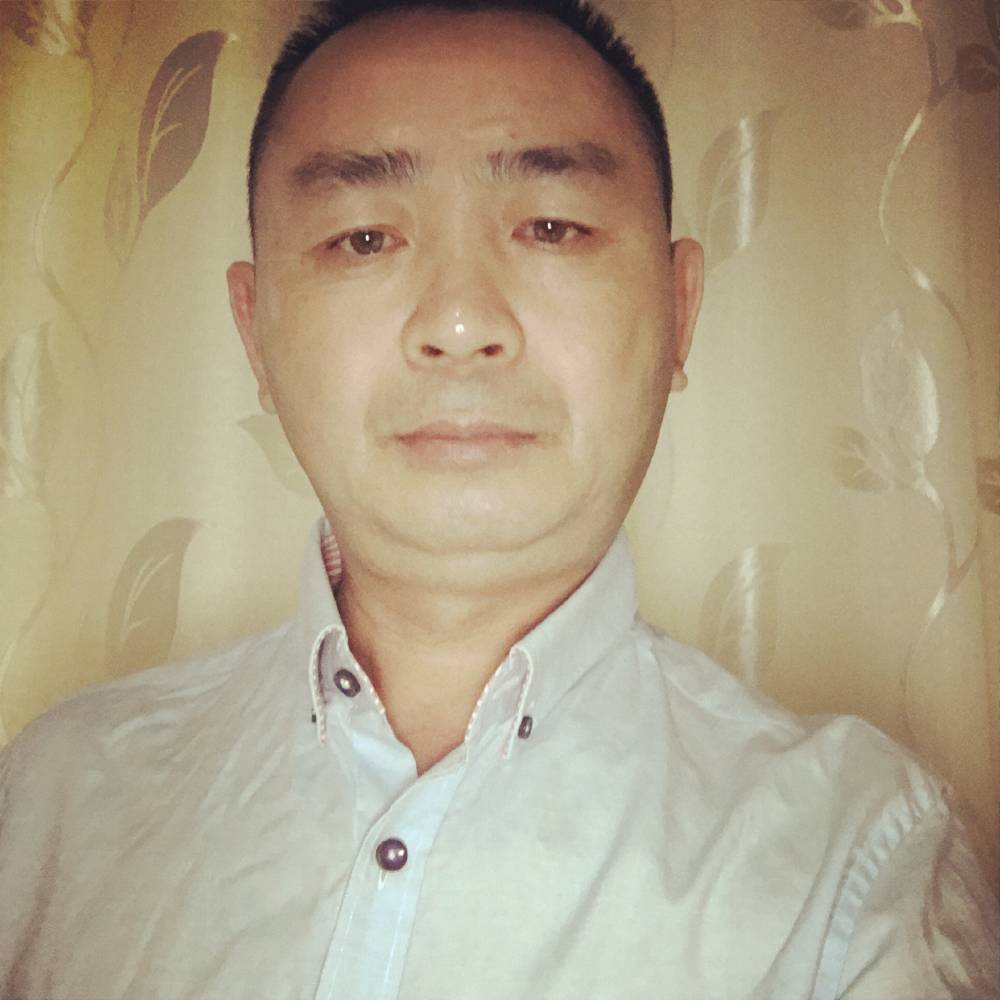 从新自我路人的照片