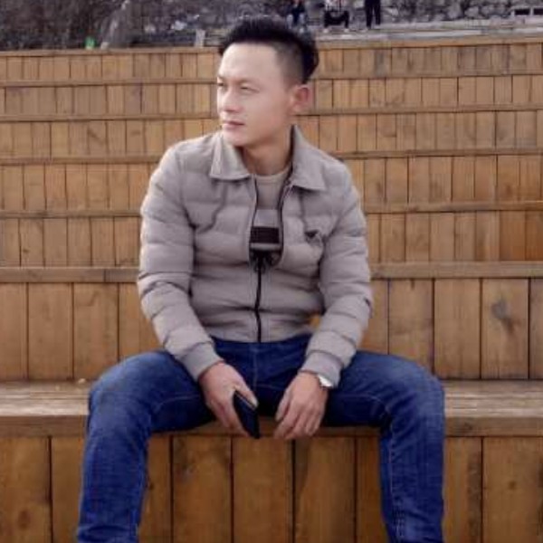 单眼皮先生的照片