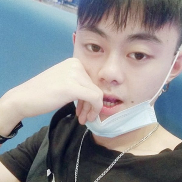 拼搏浅吻学姐的照片