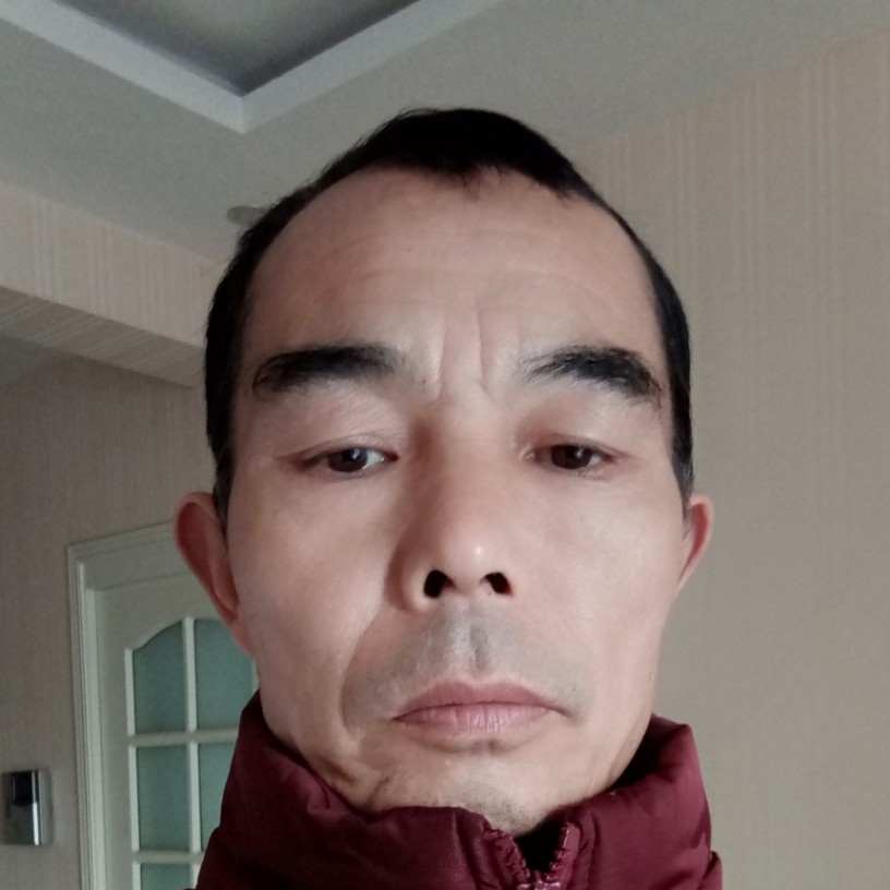 俩心靠拢的照片