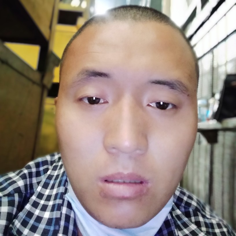 李湖川的照片