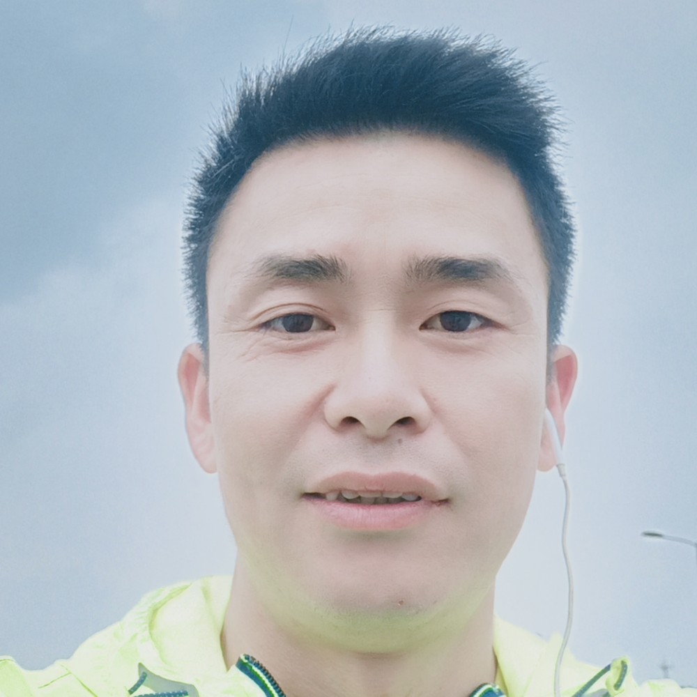 沙滩上的流星雨的照片