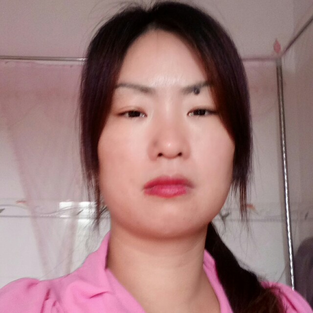 小蝴蝶邂逅甜美的照片