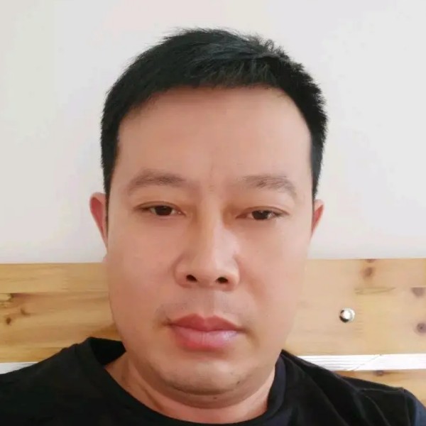 包容回眸翅膀的照片