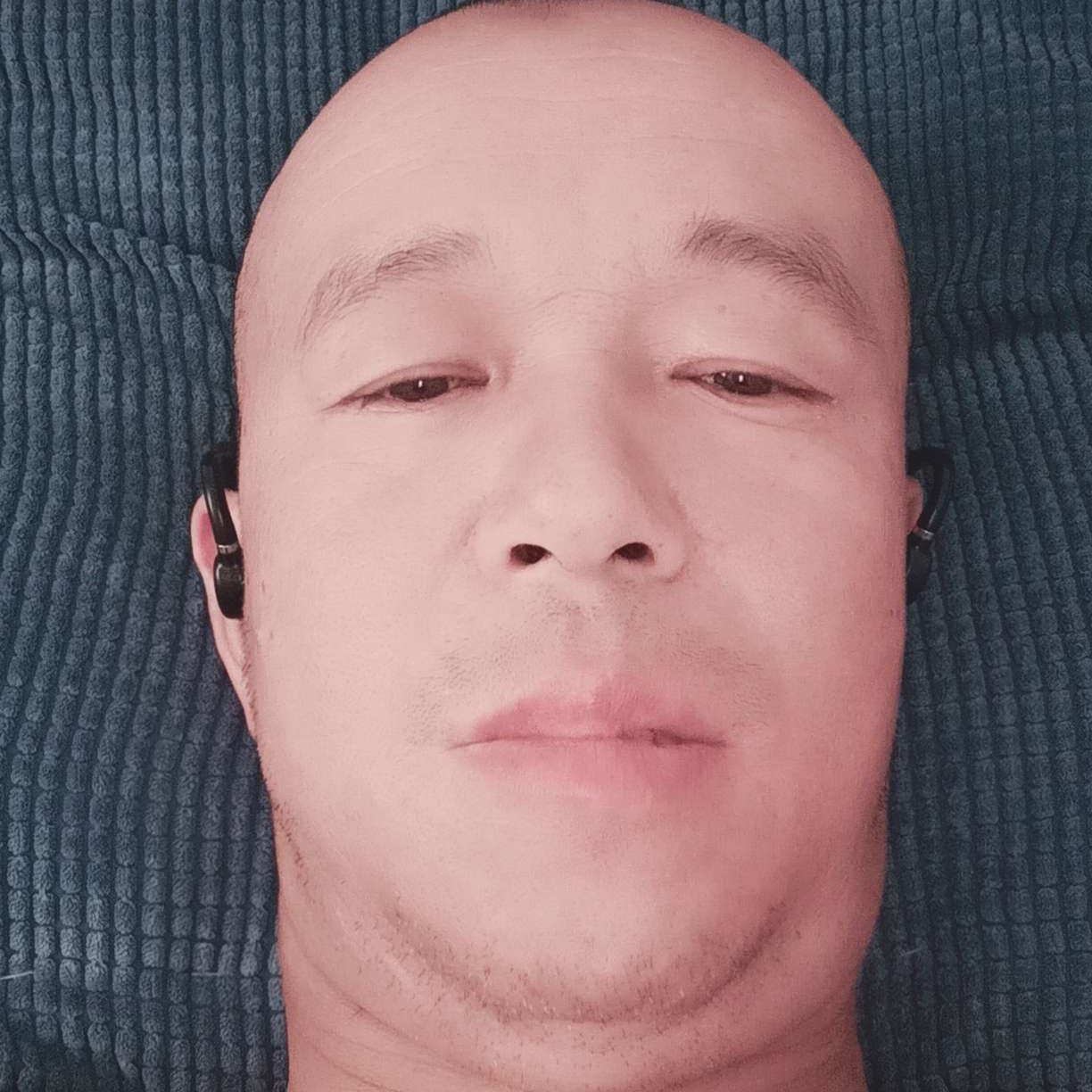 秀发打眯眯眼的照片