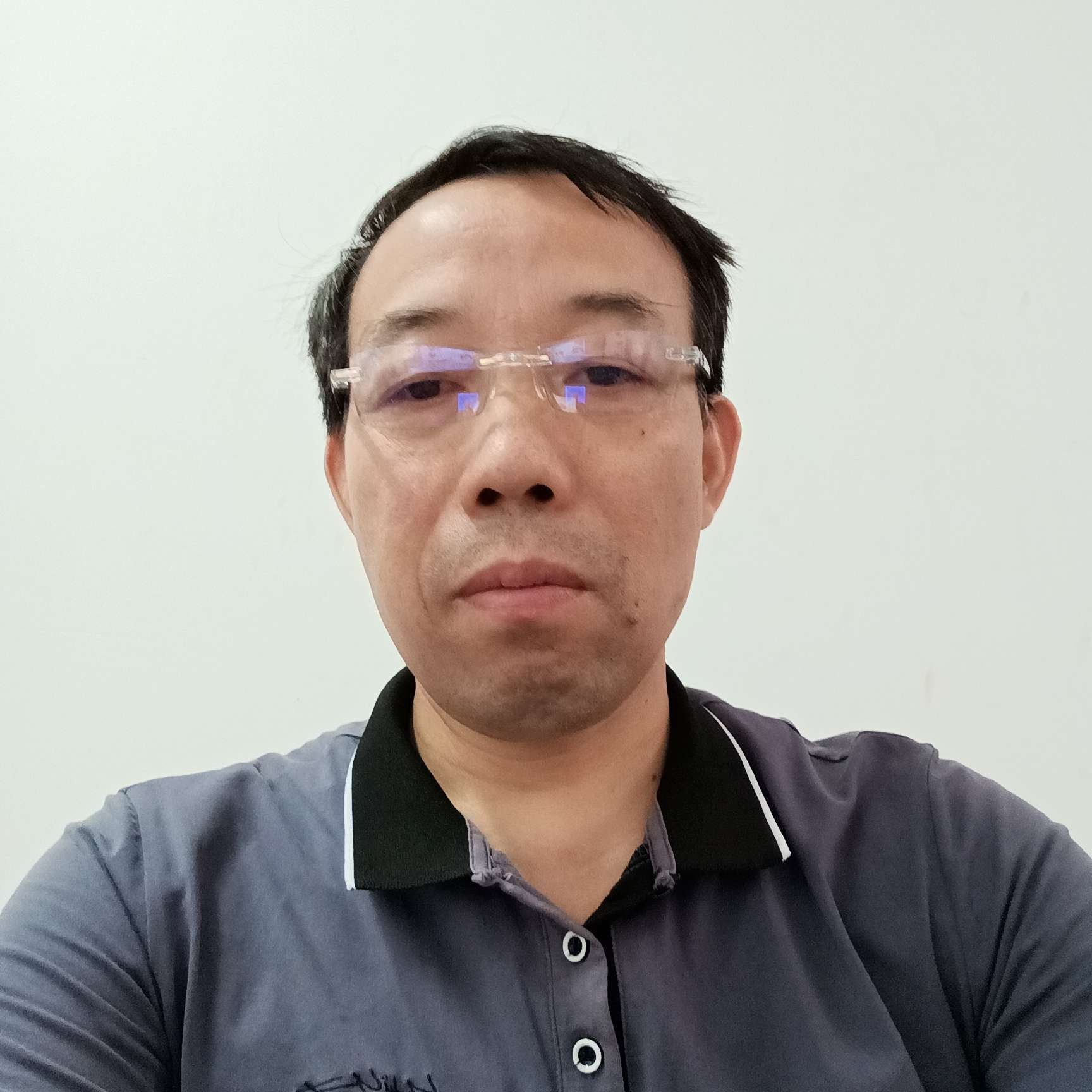 金鱼回首精明的照片