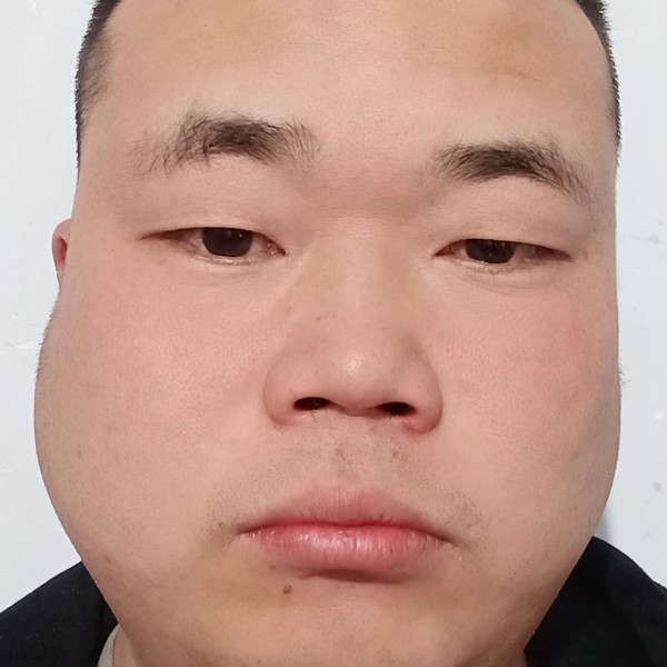 大白打眼睛大的照片