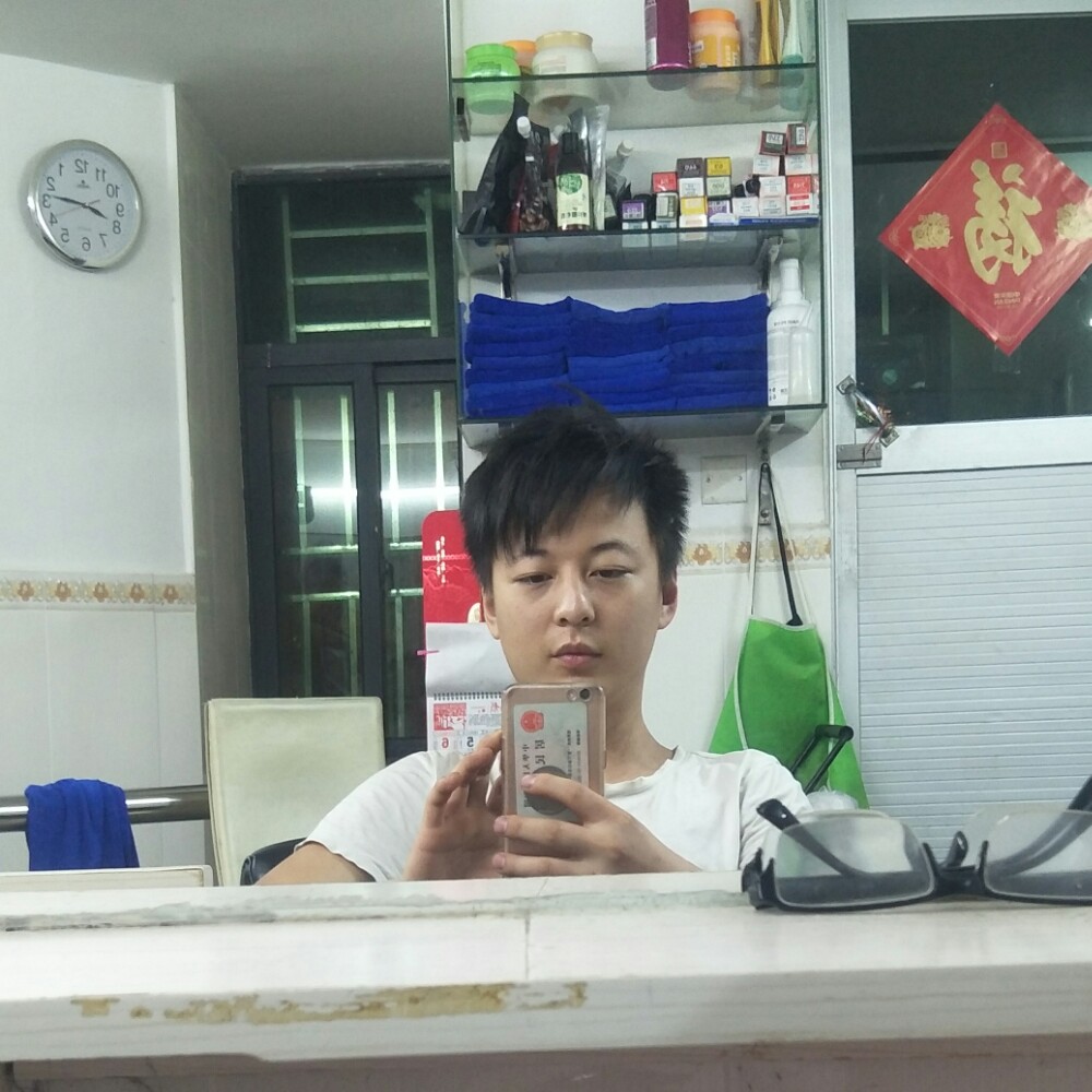 小刺猬笑听话的照片