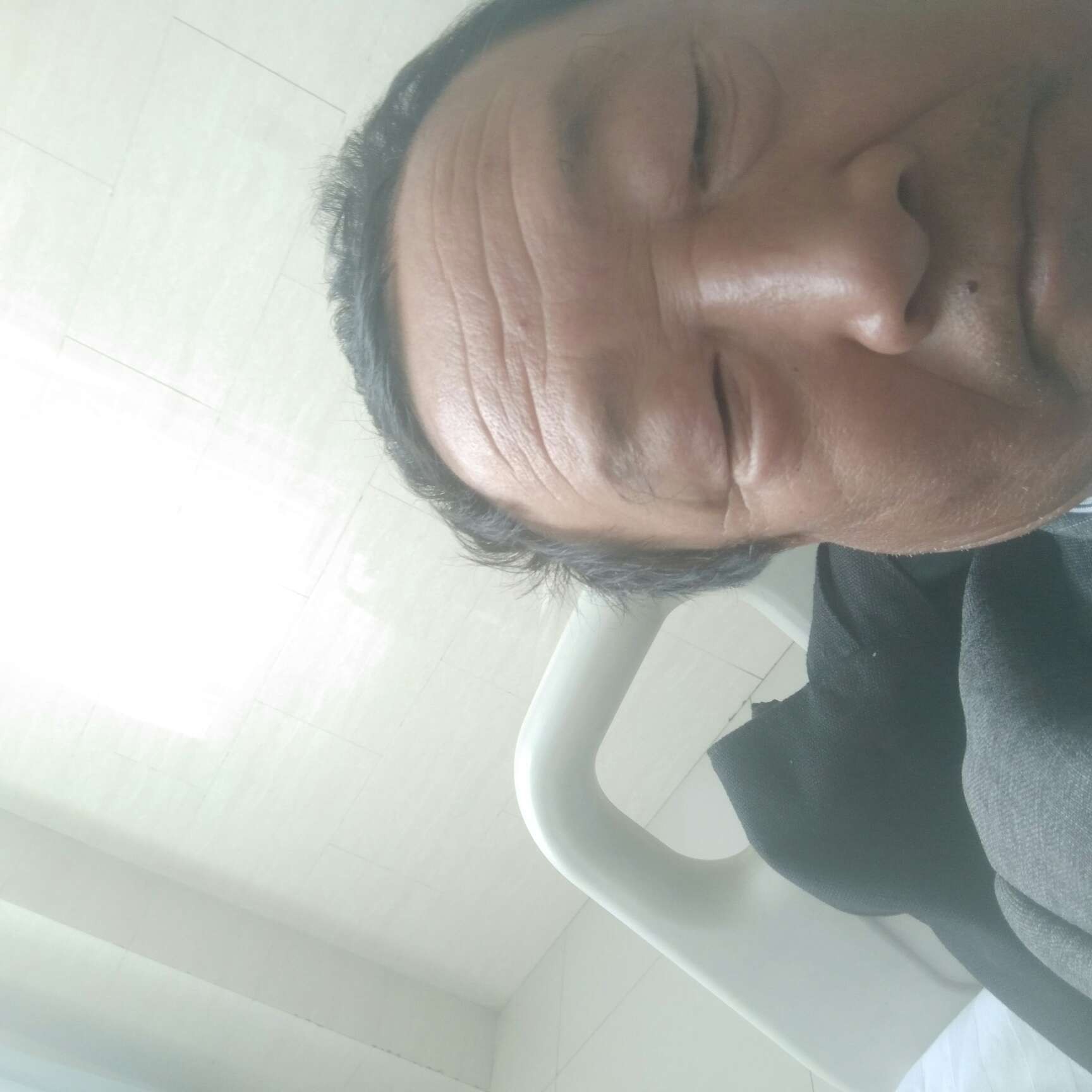 大碗等待清秀正常的照片