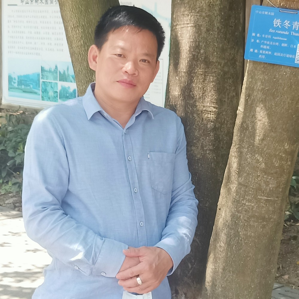 麦志的照片