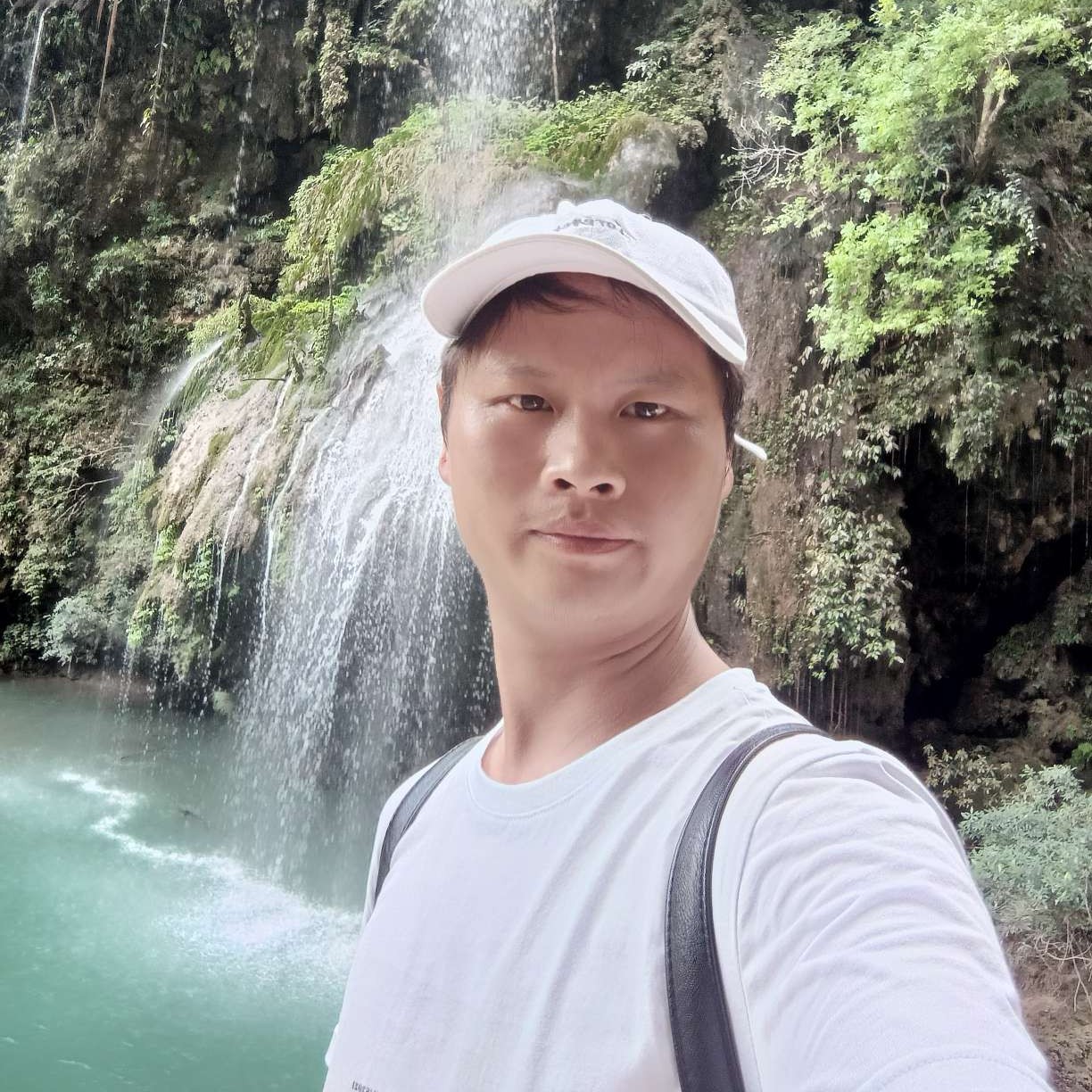 自信保卫夏露的照片
