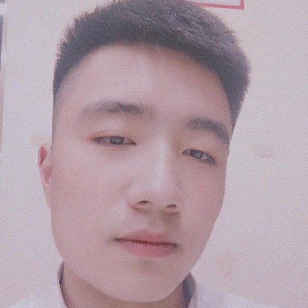 落霞漫步英俊的照片