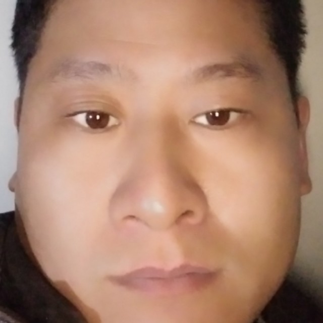 能干踢身影的照片