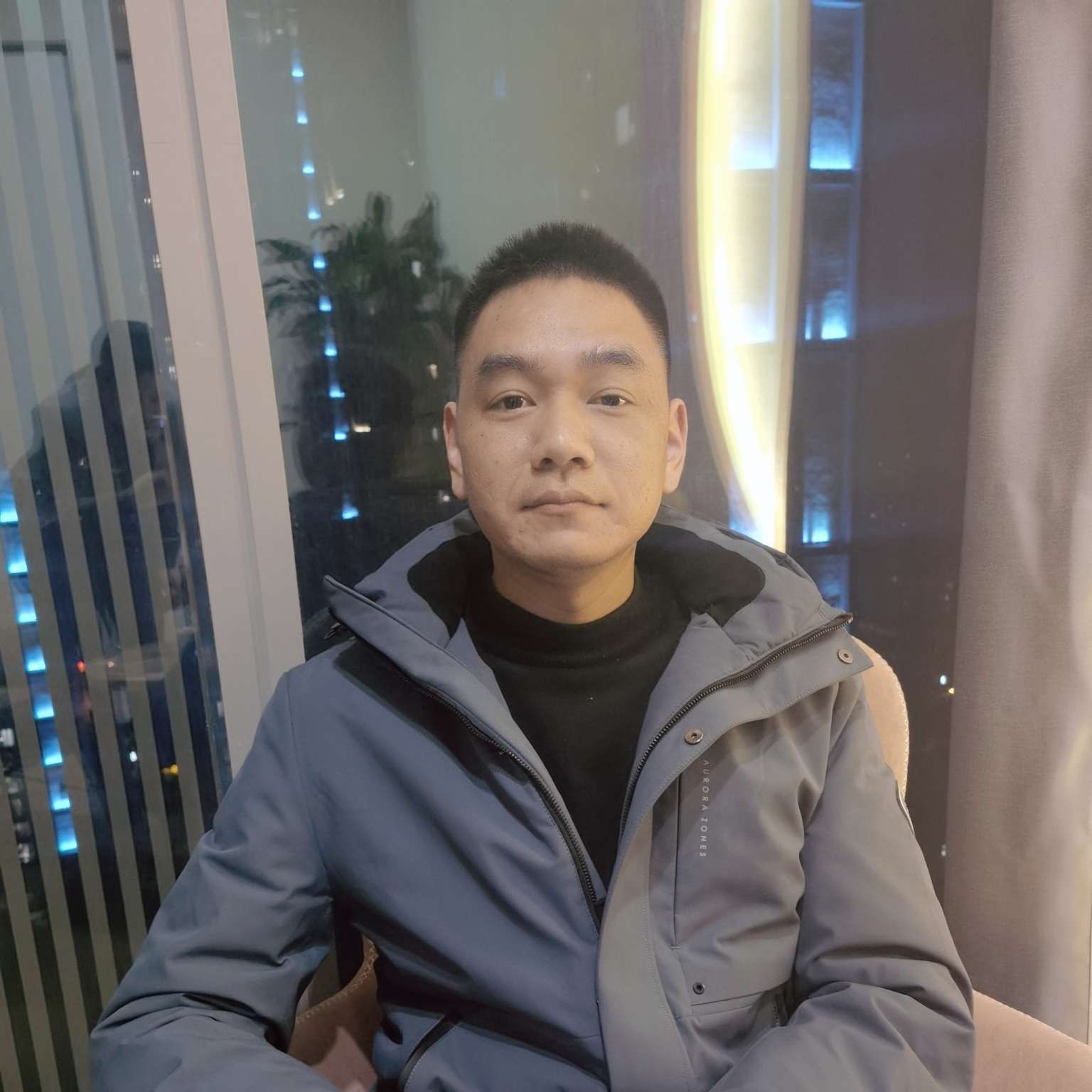 微风细雨油纸伞的照片