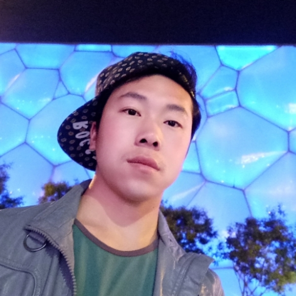 怕孤独爱溪流的照片