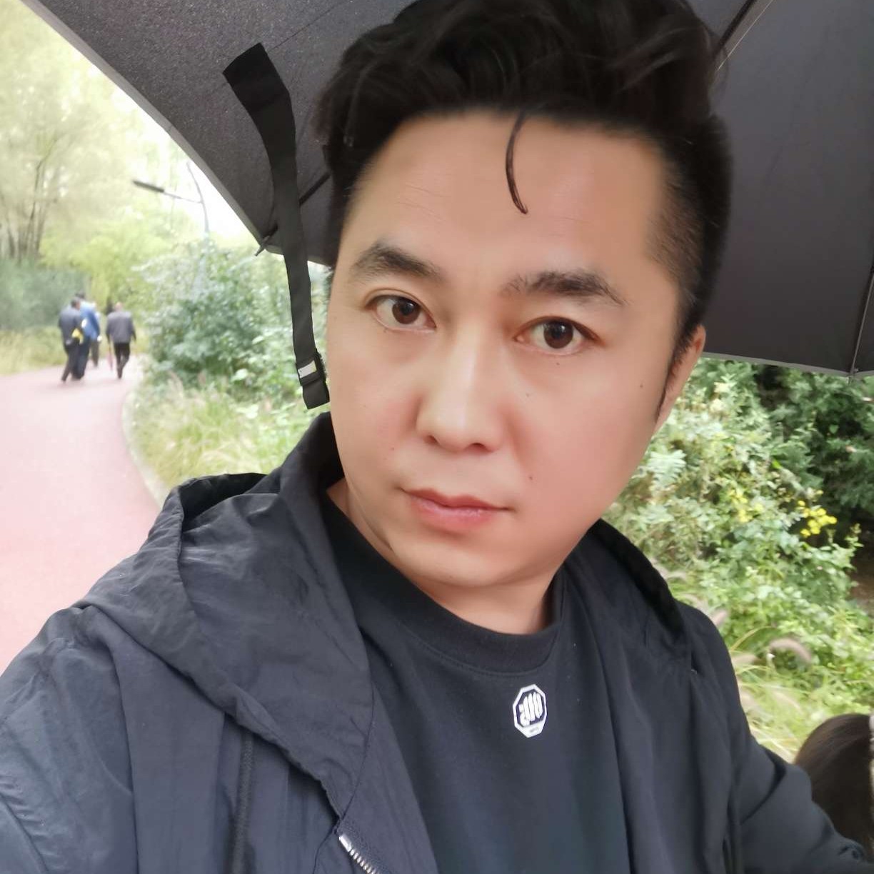 眯眯眼星雨的照片